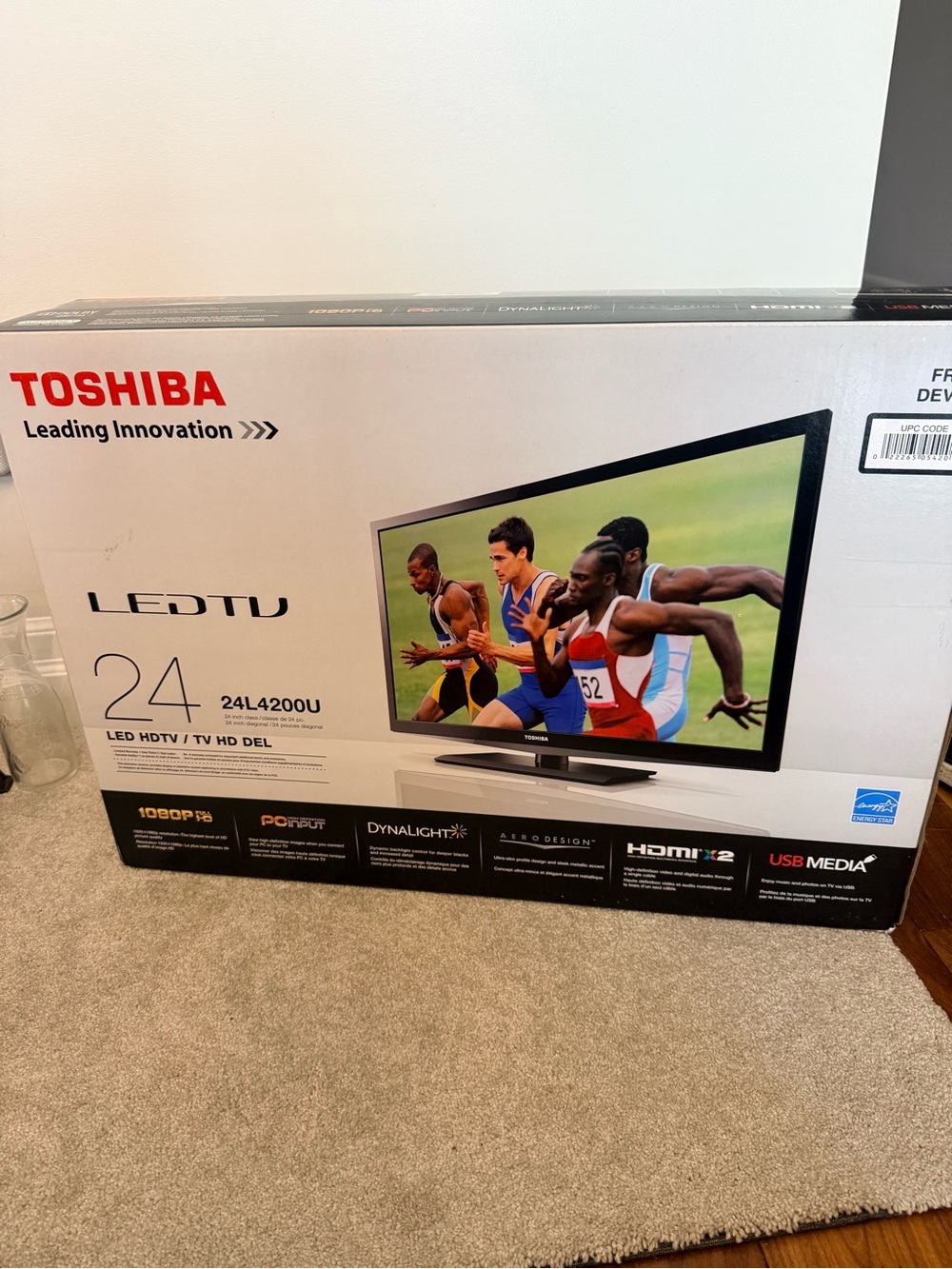 Toshiba 24" LED TV Box - 24L4200U (White/Black)